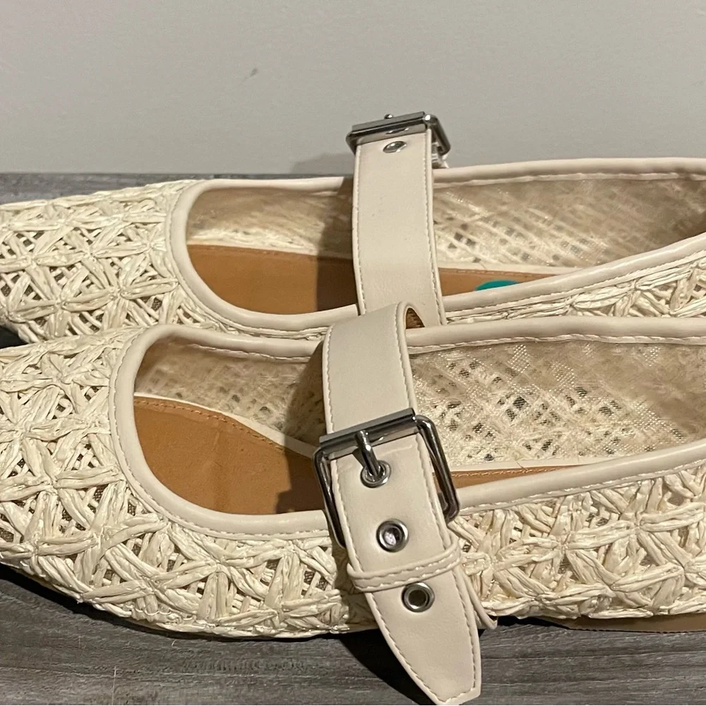 Dolce Vita Cream Woven Flats - Picture 2 of 5